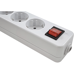 Base de 4 tomas con interruptor 16A